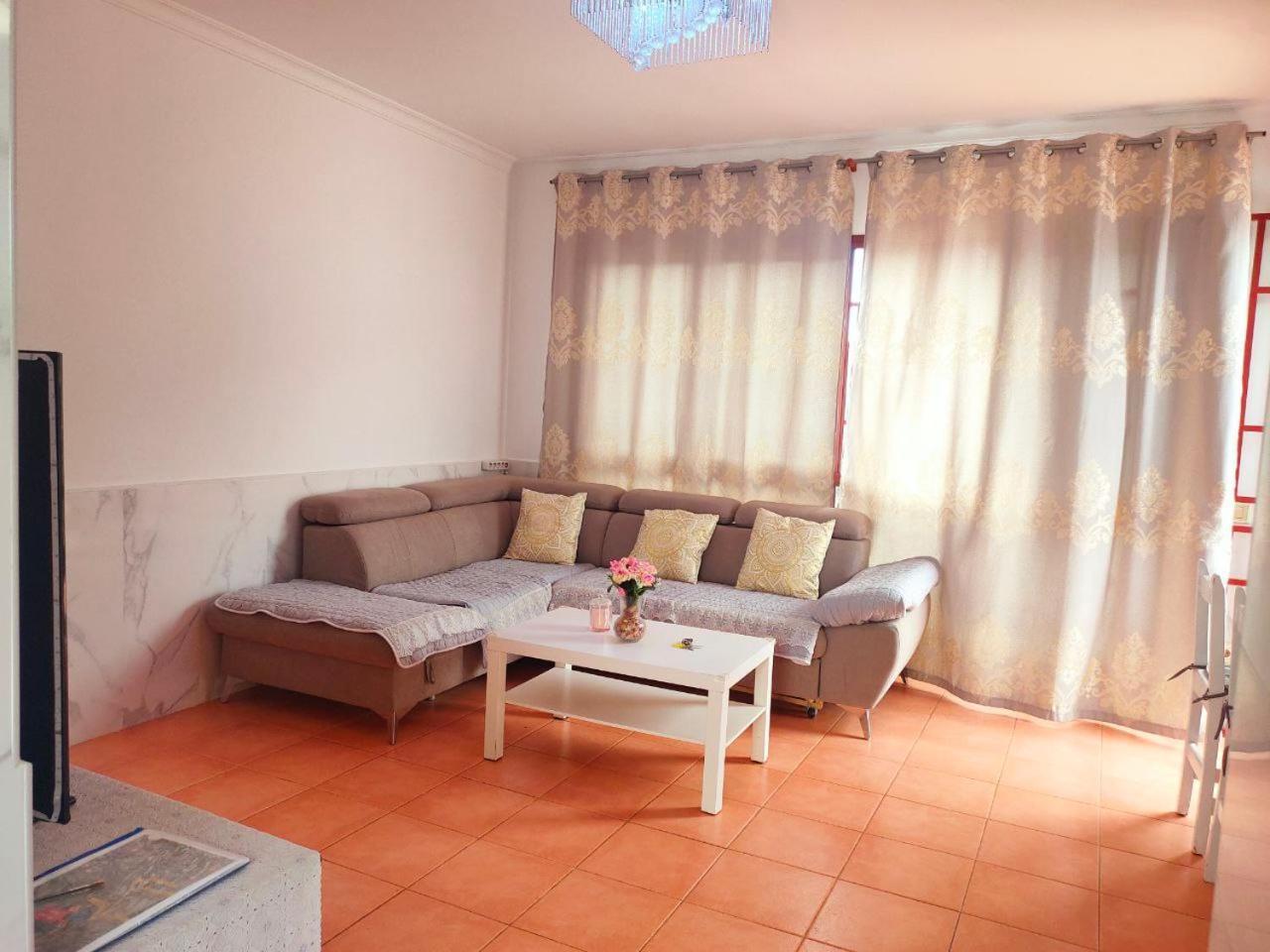 Big Villa Puerto Rico With Heated Saltwater Jacuzzi Pool & Bbq & Private Parking Ngoại thất bức ảnh