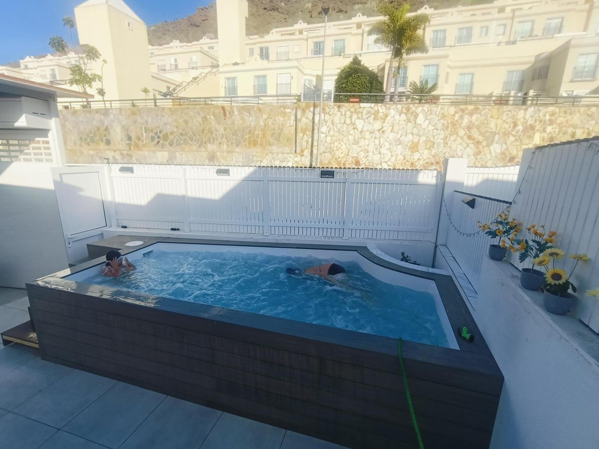Big Villa Puerto Rico With Heated Saltwater Jacuzzi Pool & Bbq & Private Parking Ngoại thất bức ảnh